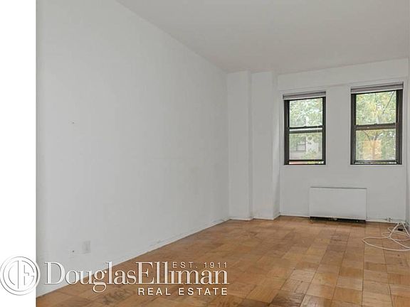 4th image of 400 E 89th St APT 8L
