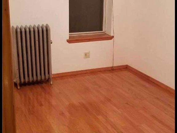3rd image of 963 Manhattan Ave #3A