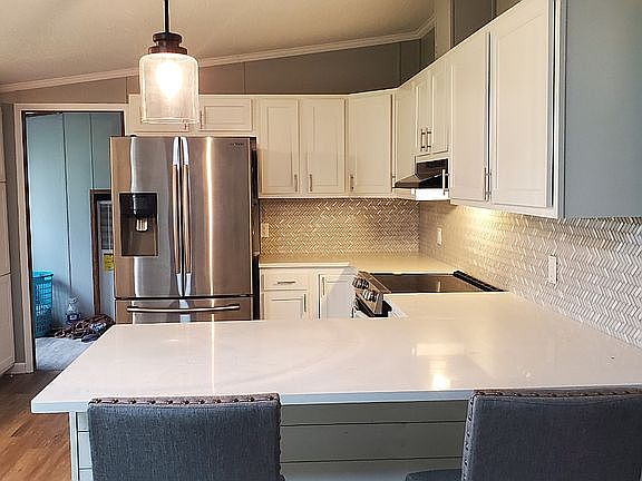 3rd image of 219 McClurg Ln