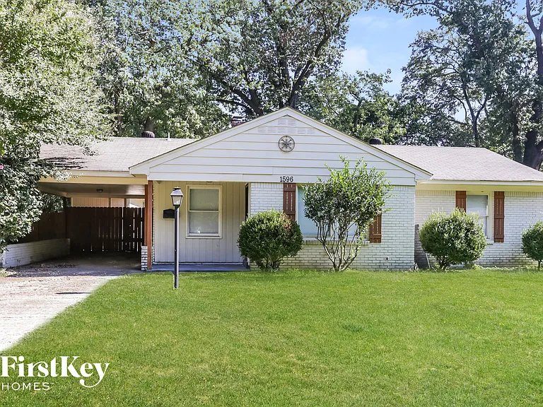1596 Marcia Rd — Photo 2
