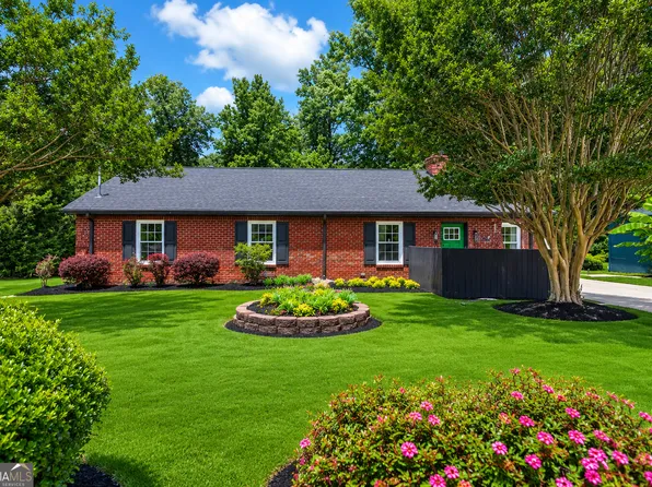855 Tall Deer Dr, Fairburn, GA 30213
