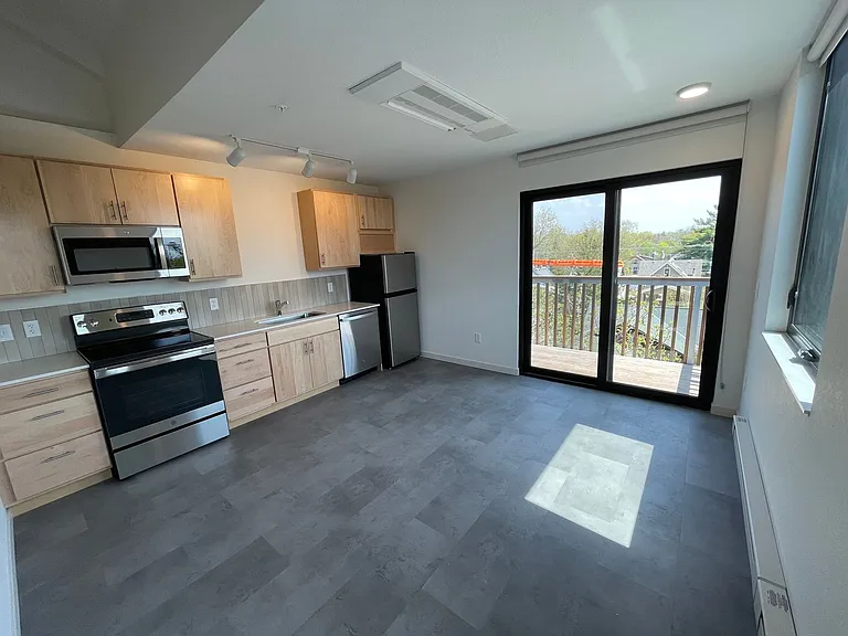 3333 Hennepin Ave — Photo 7