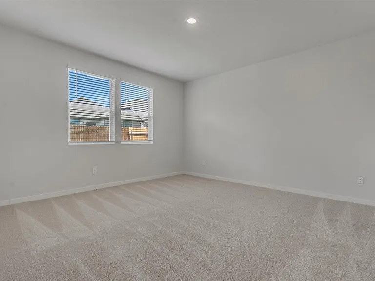 130 Hornet St — Photo 7