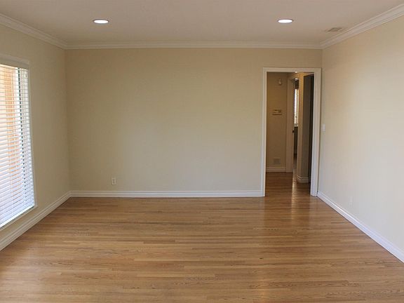 4th image of 1310 Voorhees Ave