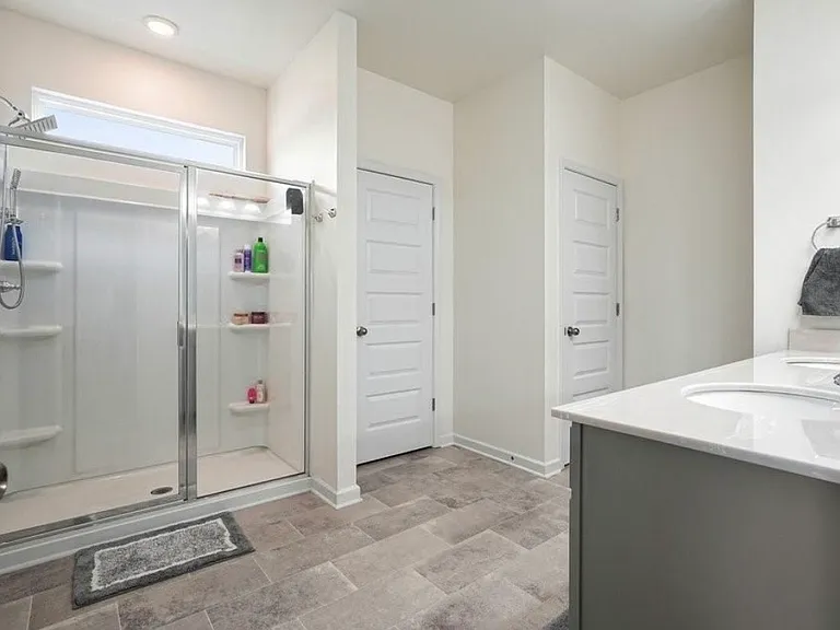 34 Arrington Dr — Photo 2