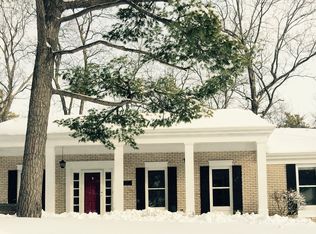 822 Forest Hill Dr, Green Bay, WI 54311