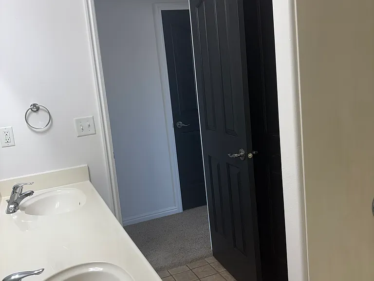 884 Liberty Ln — Photo 20
