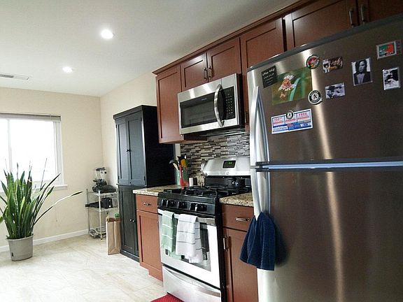 5th image of 288 Pembridge Ln Unit A2
