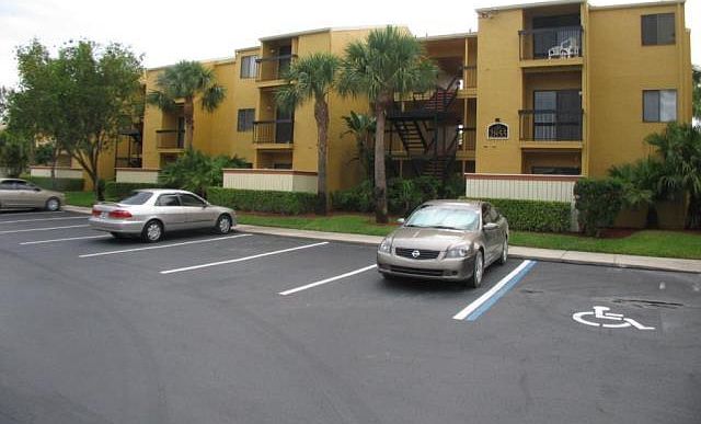 1st image of 2929 Winkler Ave APT 1010