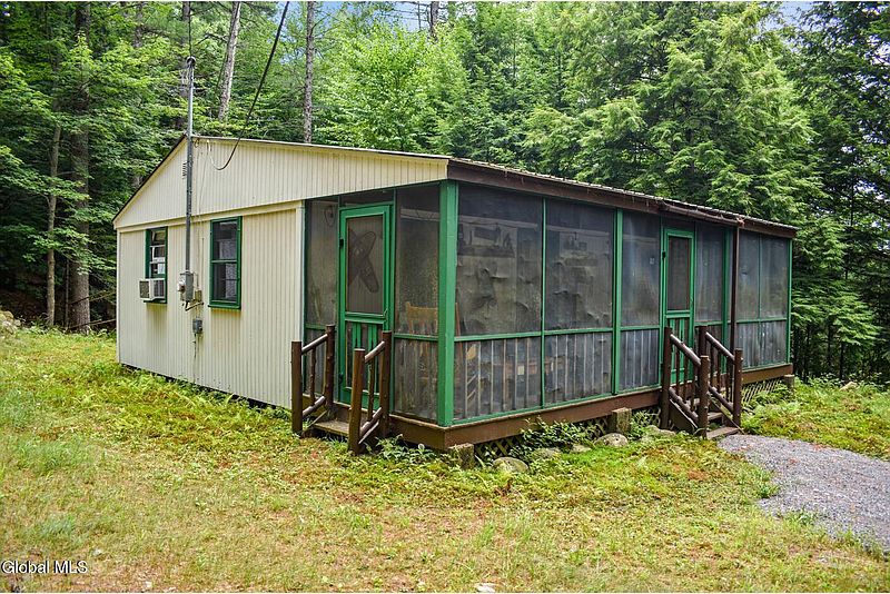 4th image of 94 Clarkson Road