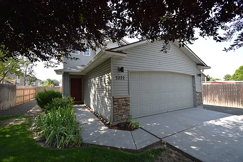 3222 S Lindsay Ave Photo 1