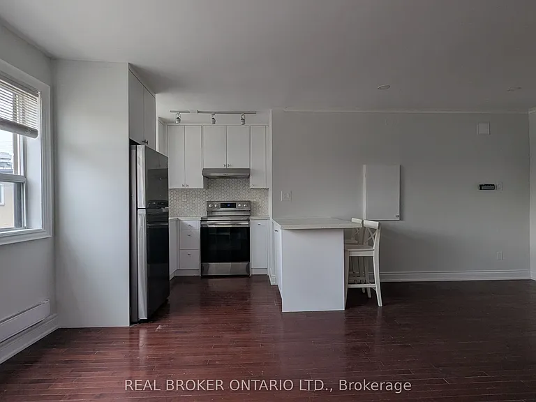 2209 Gerrard St E #2 — Photo 11