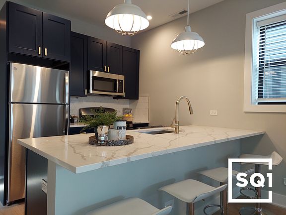 3rd image of 4405 N Seeley Ave #4409-2B