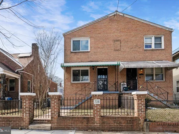 725 Croissant Pl SE, Washington, DC 20019