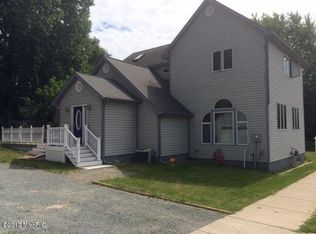 801 E Melendy St, Ludington, MI 49431
