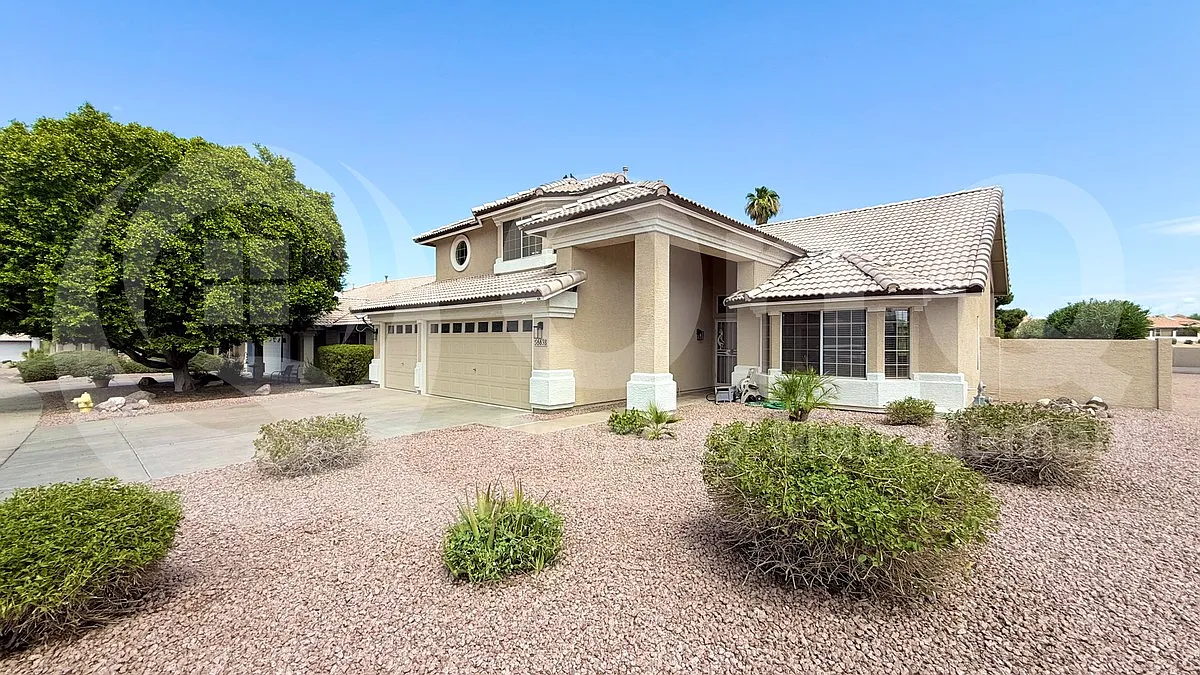 4 bed, 3.0 bath, 2350 sqft, $3,100 — Photo 3