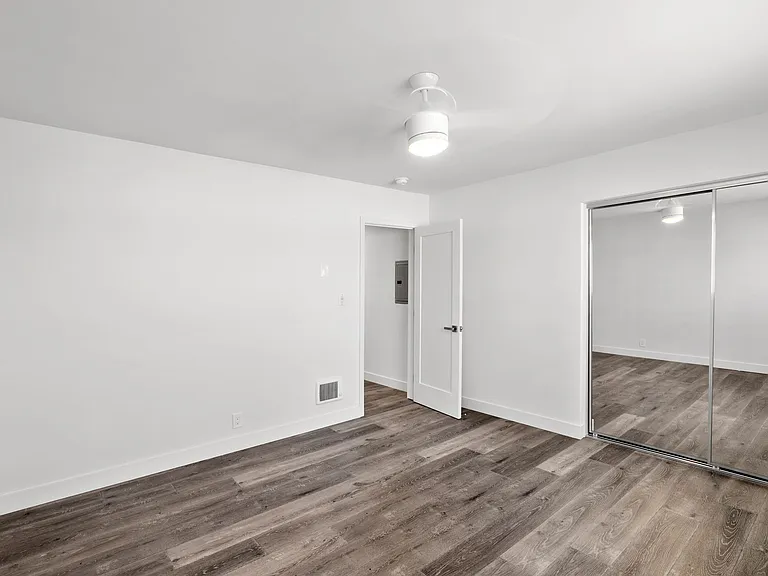 17405 Van Ness — Photo 38