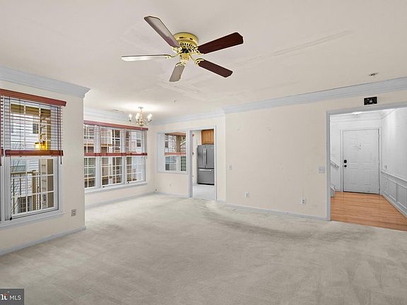 3rd image of 4110 Vanderbilt Ct APT 303