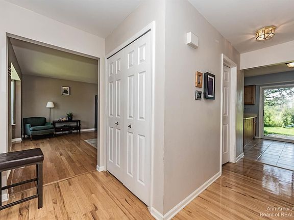 4th image of 5770 Glen Creek Ct
