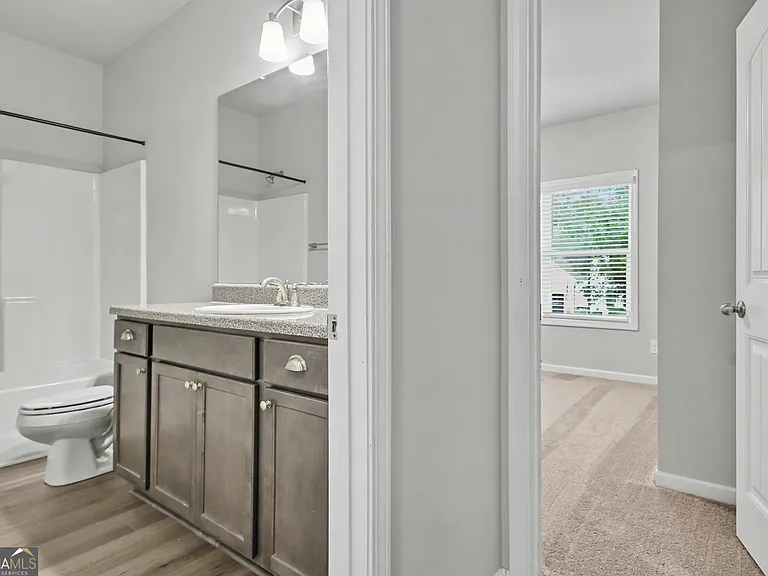 270 Southridge — Photo 39