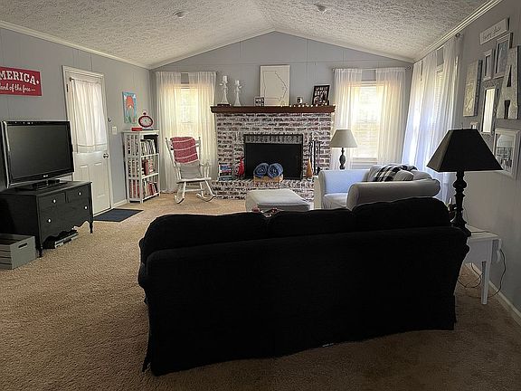 3rd image of 1080 Sherwood Dr