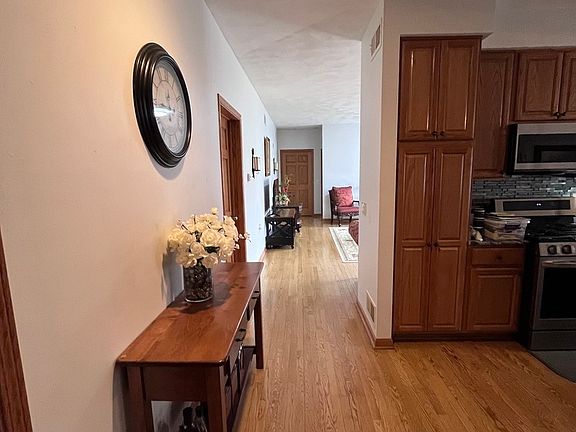 4th image of 3160 Woodland Dr #3160