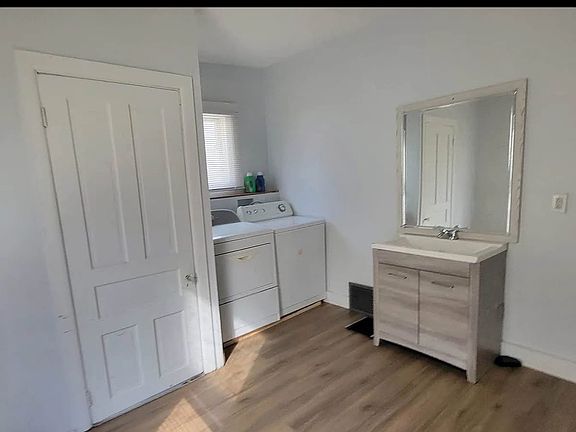 2nd image of 47 Burlington Ave