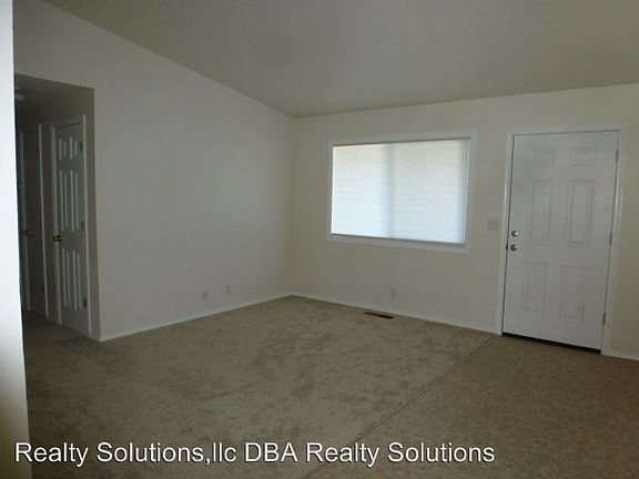 2nd image of 4200 NE Laura St