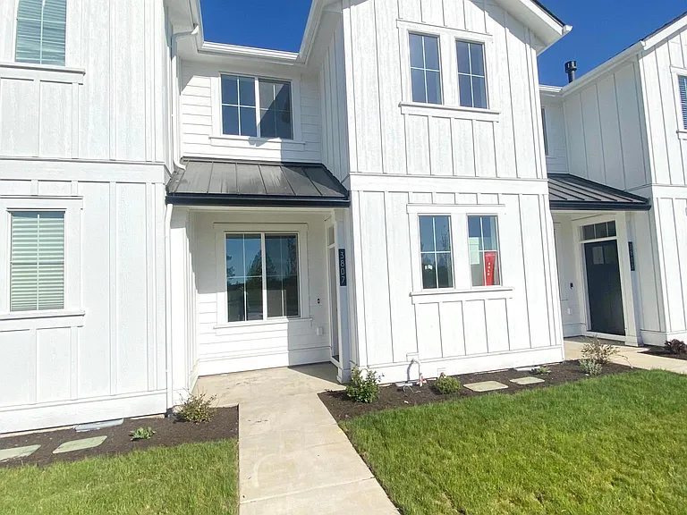 3807 Eagle Rd #3807 — Photo 2