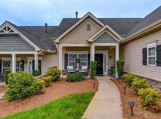 220 Hawks Nest Cir, Clemmons, NC 27012