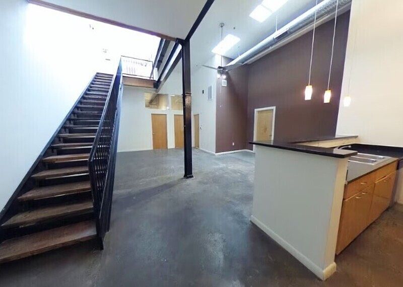 1st image of 1011 W Marshall St #209