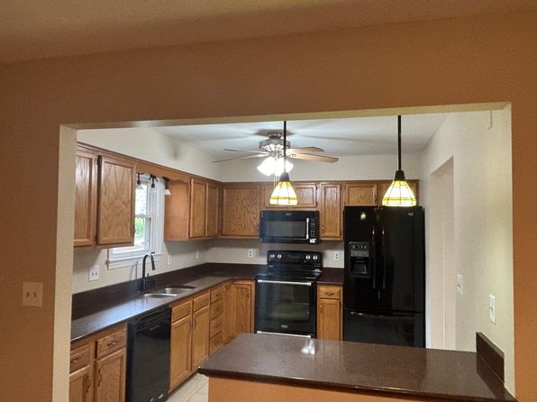 203 Apple Blossom Ct, Delmont, PA 15626