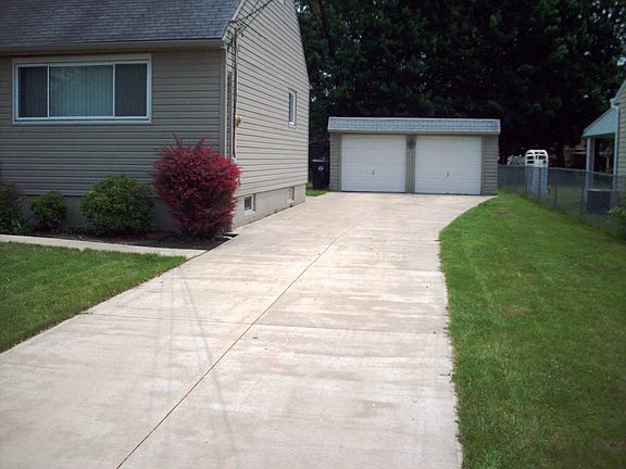 3rd image of 6223 Sylvia Dr