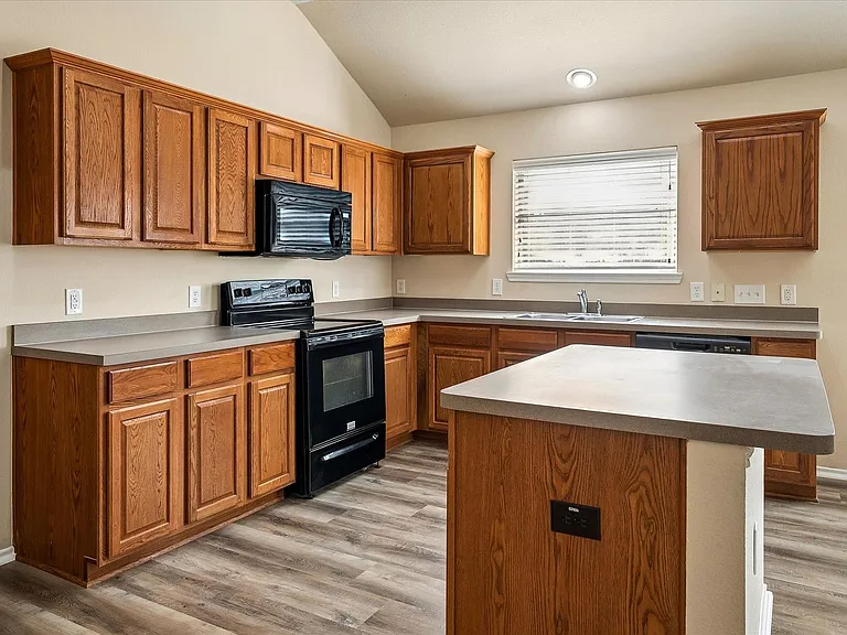 8701 Sagebrush Trl — Photo 7