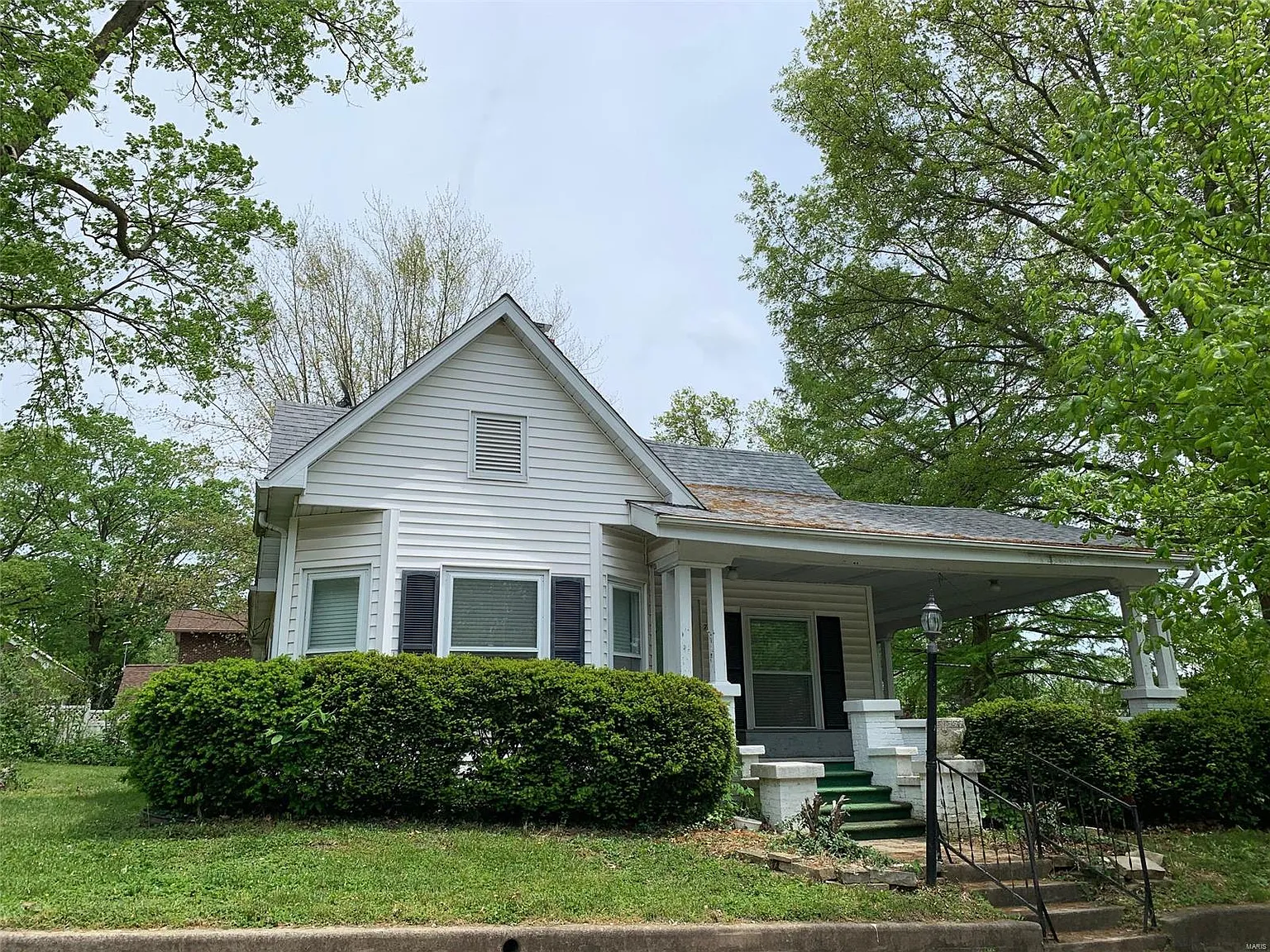 720 N Elm St photo 1