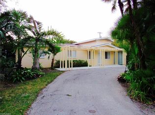 671 7th St N, Naples, FL 34102