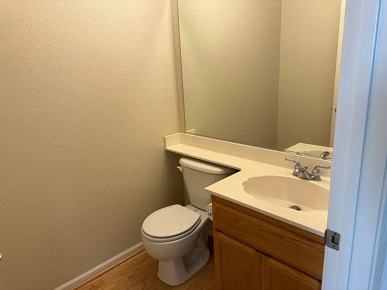 1587 Regent Dr — Photo 23