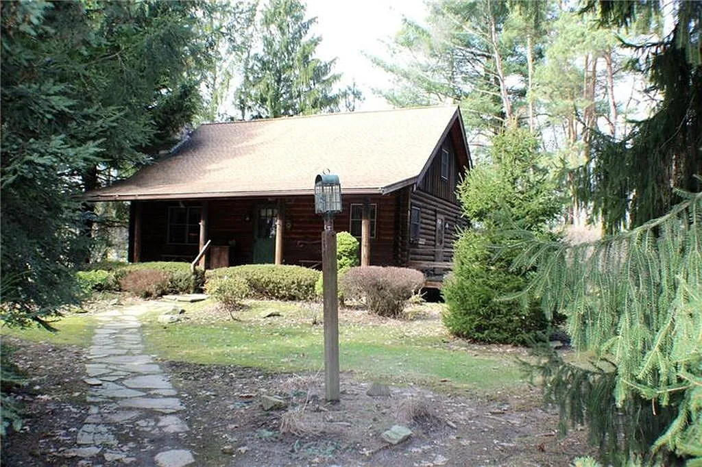 3 bed, 1500 sqft, $1,350 — Photo 2
