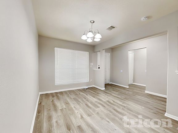 5th image of 3347 Apple Dale Dr