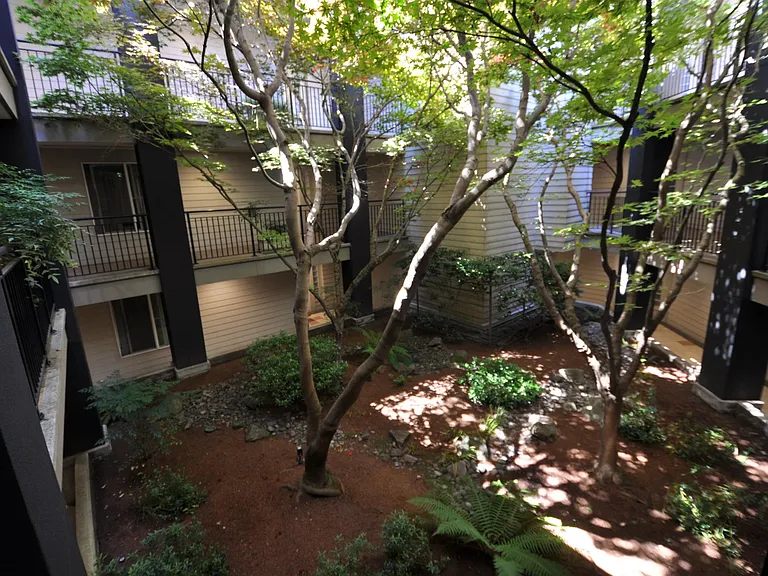 1417 Queen Anne Ave N #305 — Photo 4