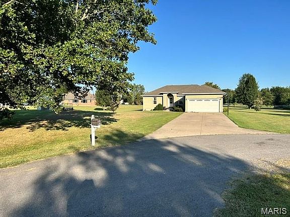 2nd image of 6 Judy Dr
