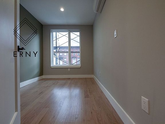 5th image of 473 Kosciuszko St #2F2