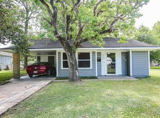 109 S 12th St, West Columbia, TX 77486