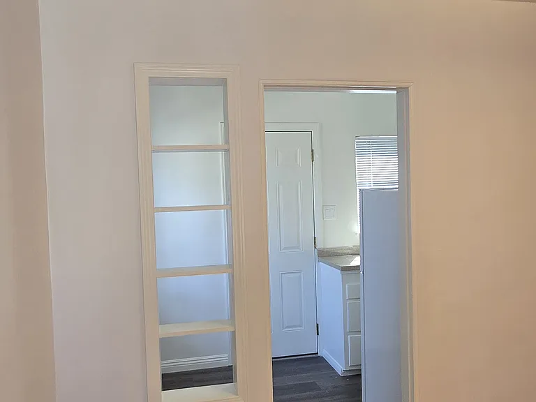 Sunset Park Apartments — Photo 12