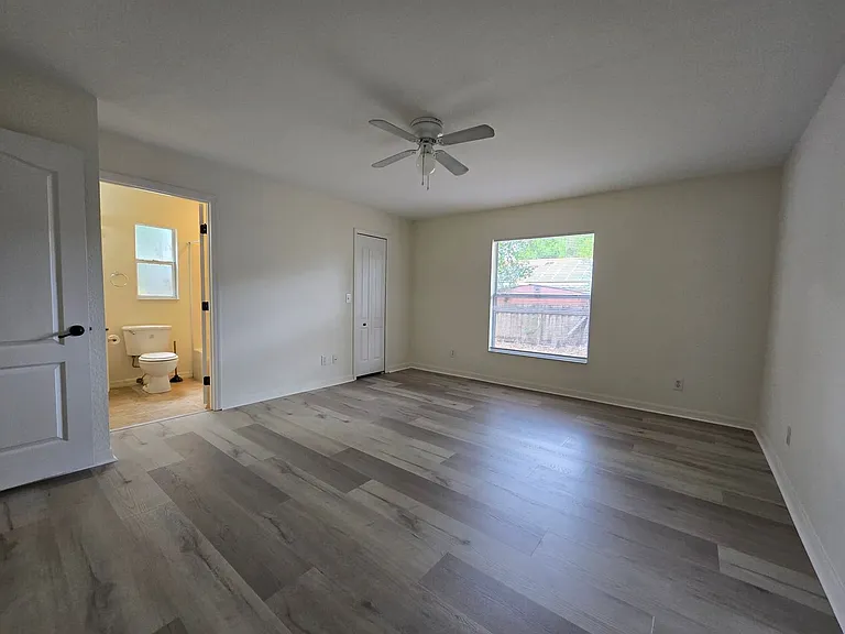1205 N Lime St — Photo 14