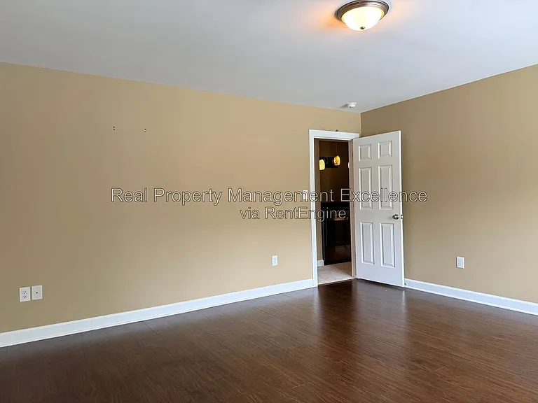 616 Lake Artesia Ln — Photo 40