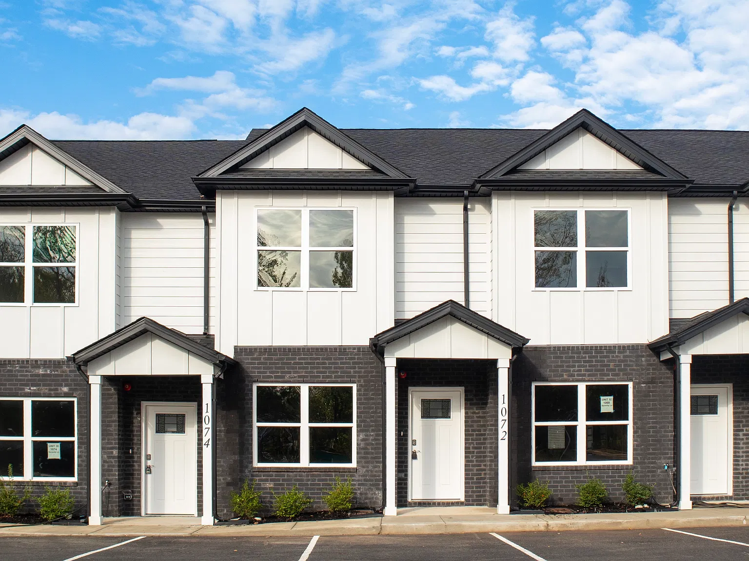 2 bed, 1.5 bath, 1206 sqft, $1,540 — Photo 1