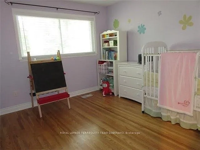 54 Roberts Cres — Photo 15