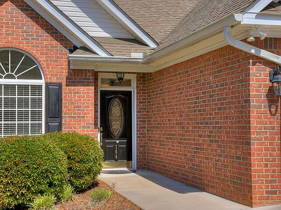 4th image of 154 Lynn Dr