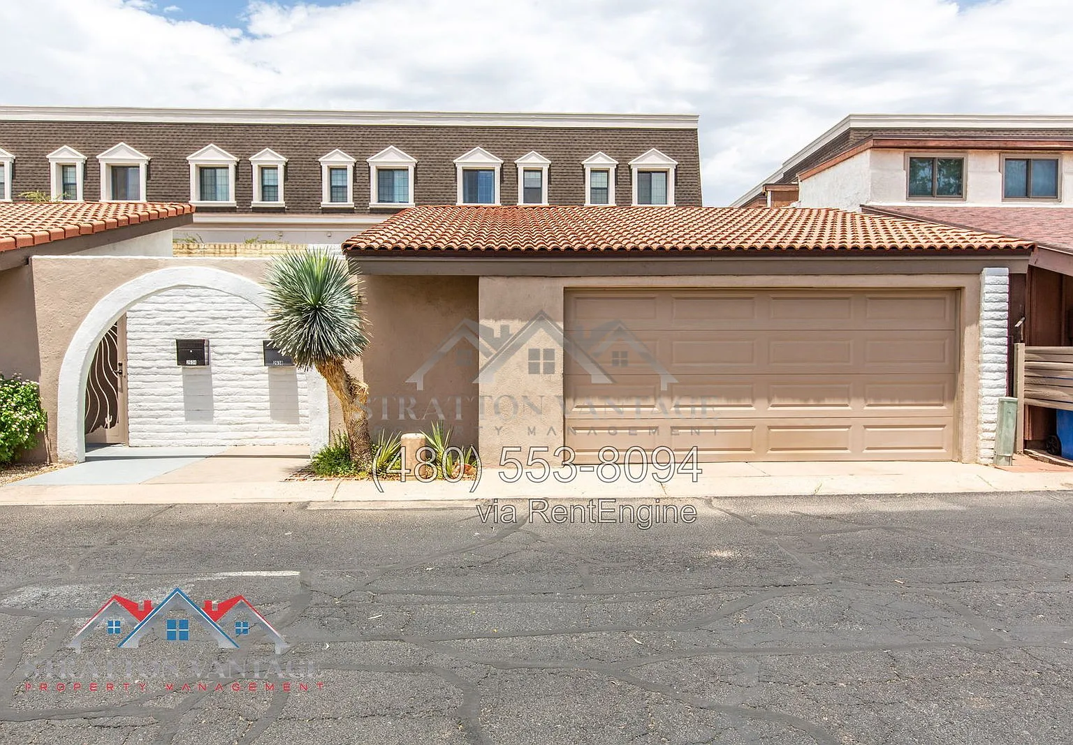 2 bed, 2.0 bath, 1060 sqft, $1,995 — Photo 2